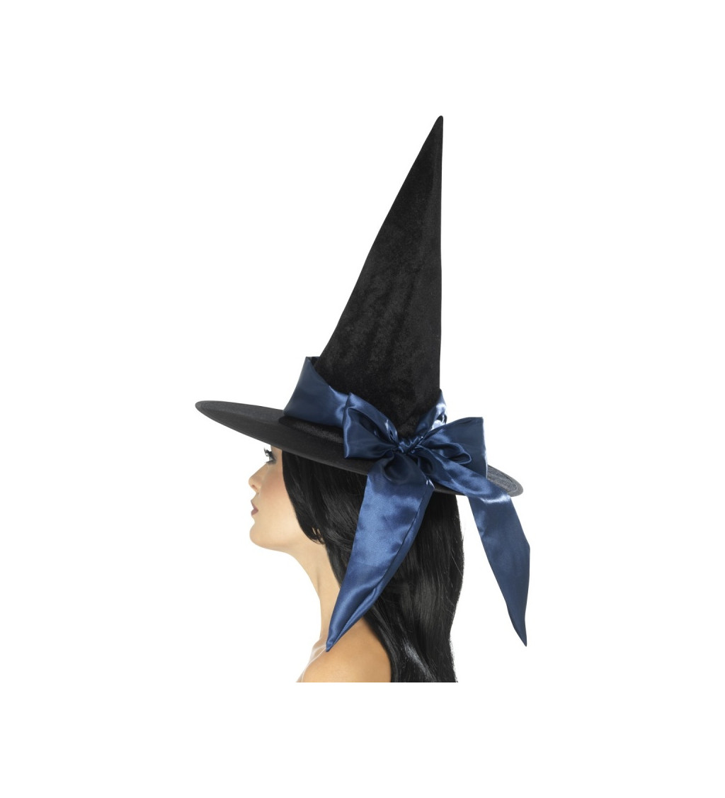 Čarodějnický černý klobouk s modrou mašlí