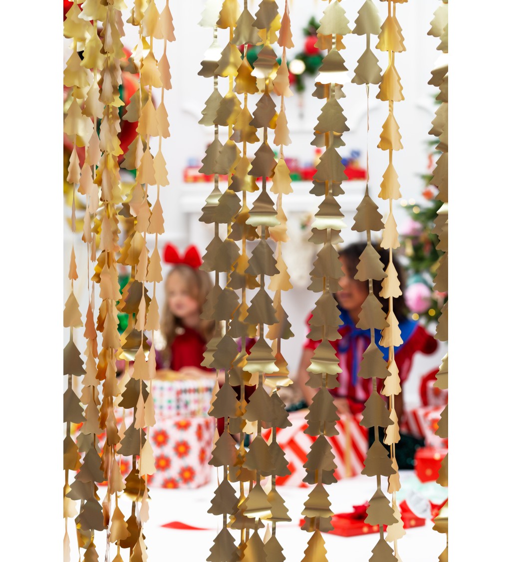 Vánoční závěs se zlatými stromečky