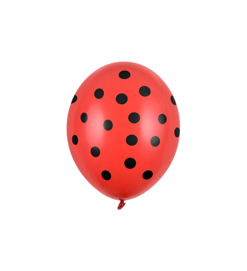 Červené balónky s černými puntíky