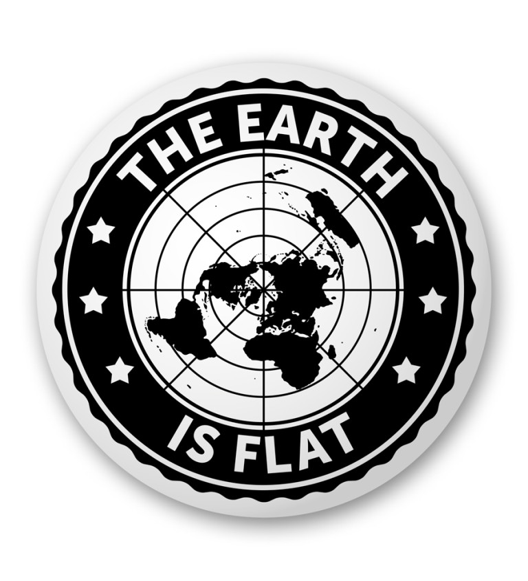 Placka s nápisem Flat Earth