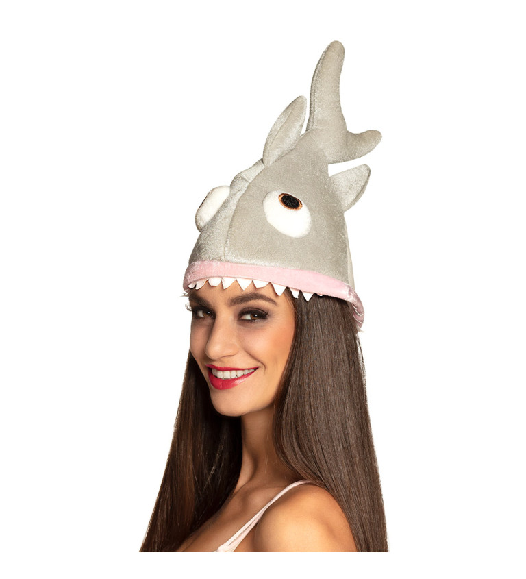 Čepice ve tvaru žraloka